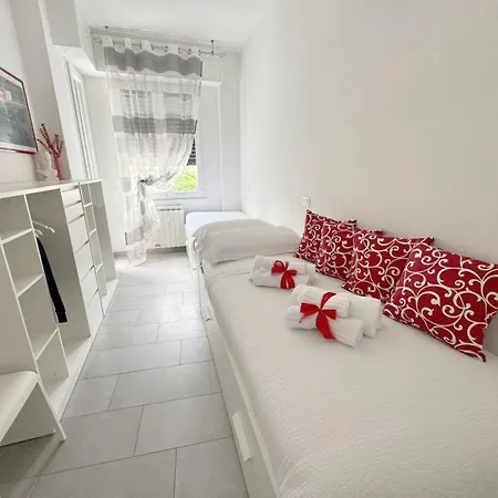 Liguria 4 - Centro A 2 Minuti Dal Mare Apartment *